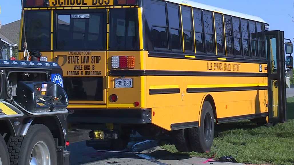 No students hurt after school bus crash in Blue Springs, Missouri