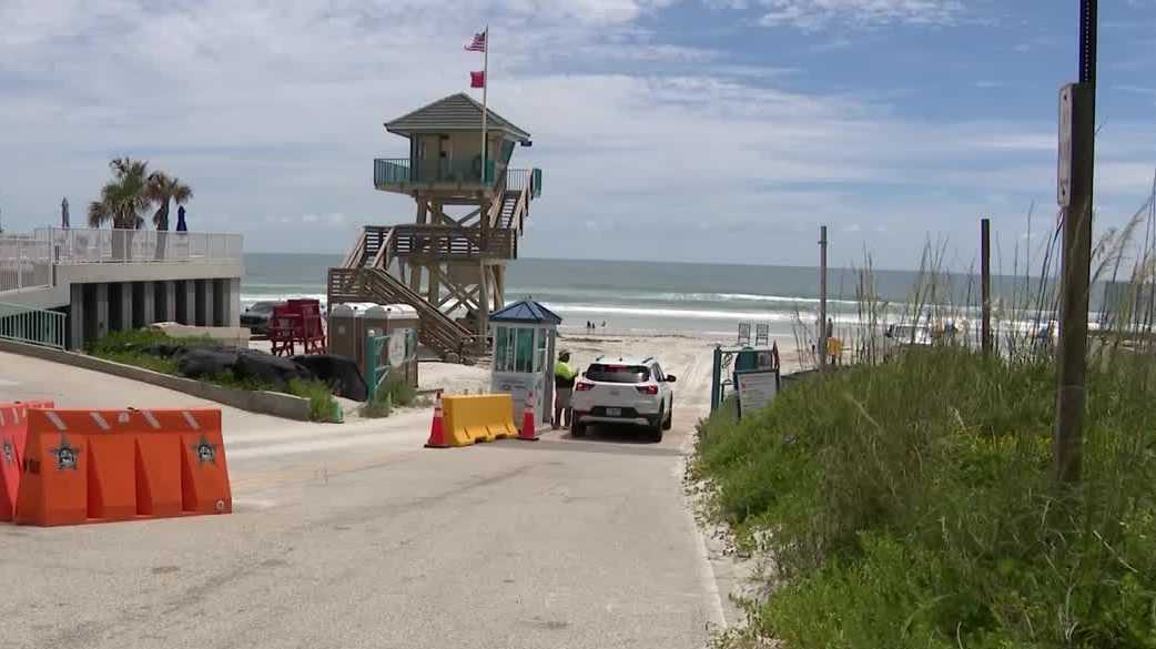 Dunlawton Beach approach reopens with new safety barriers