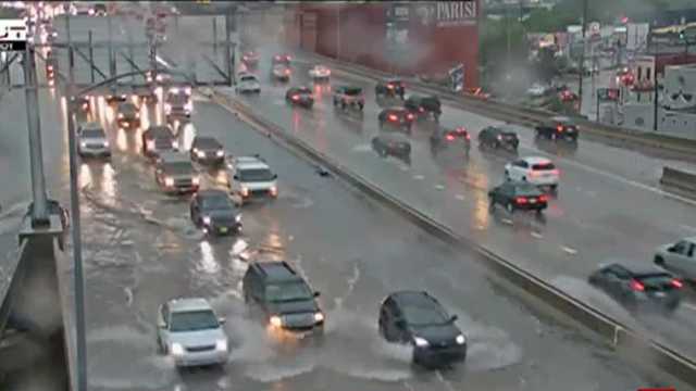 Severe weather causes Interstate 35 to flood at West Pennway - Vimarsana News