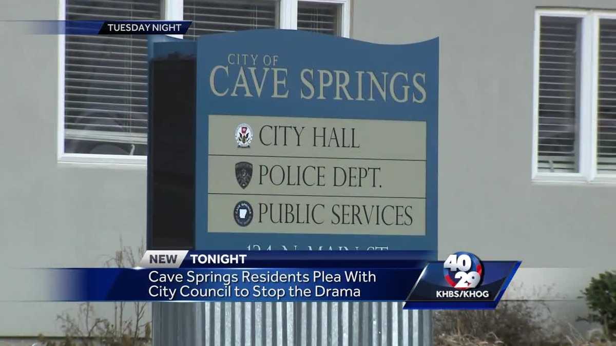 Cave Springs City Employees Locked Of City Hall