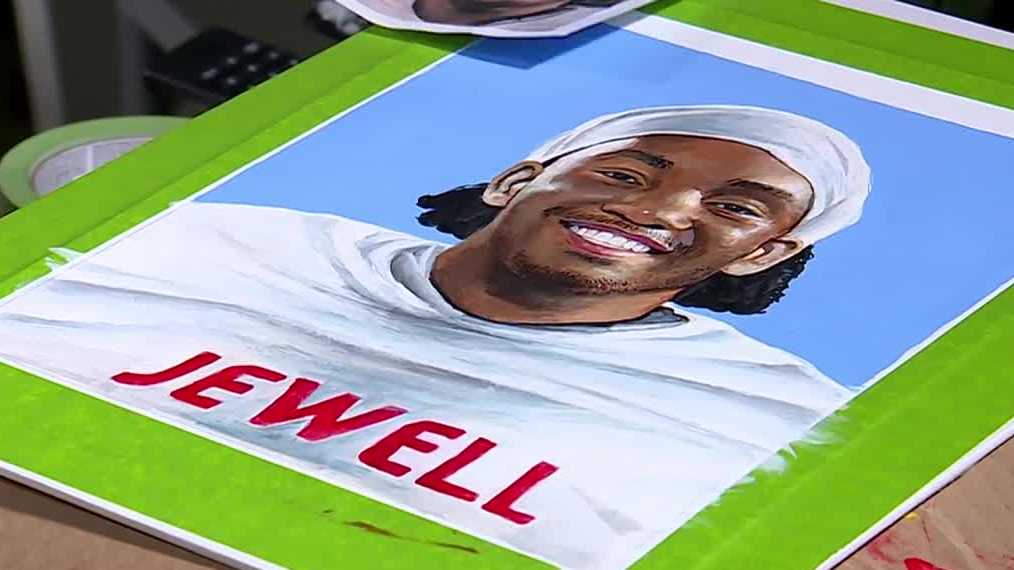 Kansas City artist creates portrait to honor MicahJo Barnett, gifts to his family