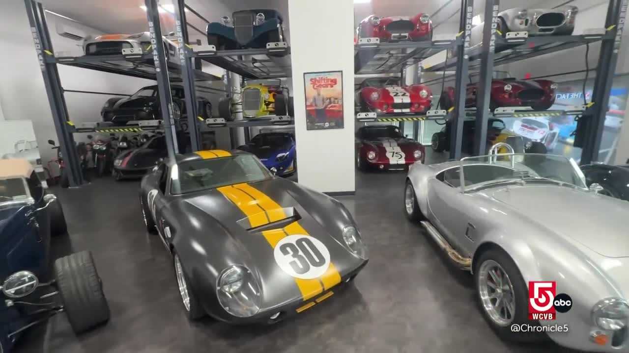 Компания Factory Five отправляет клиентам наборы из 4500 деталей для самостоятельной сборки спорткаров