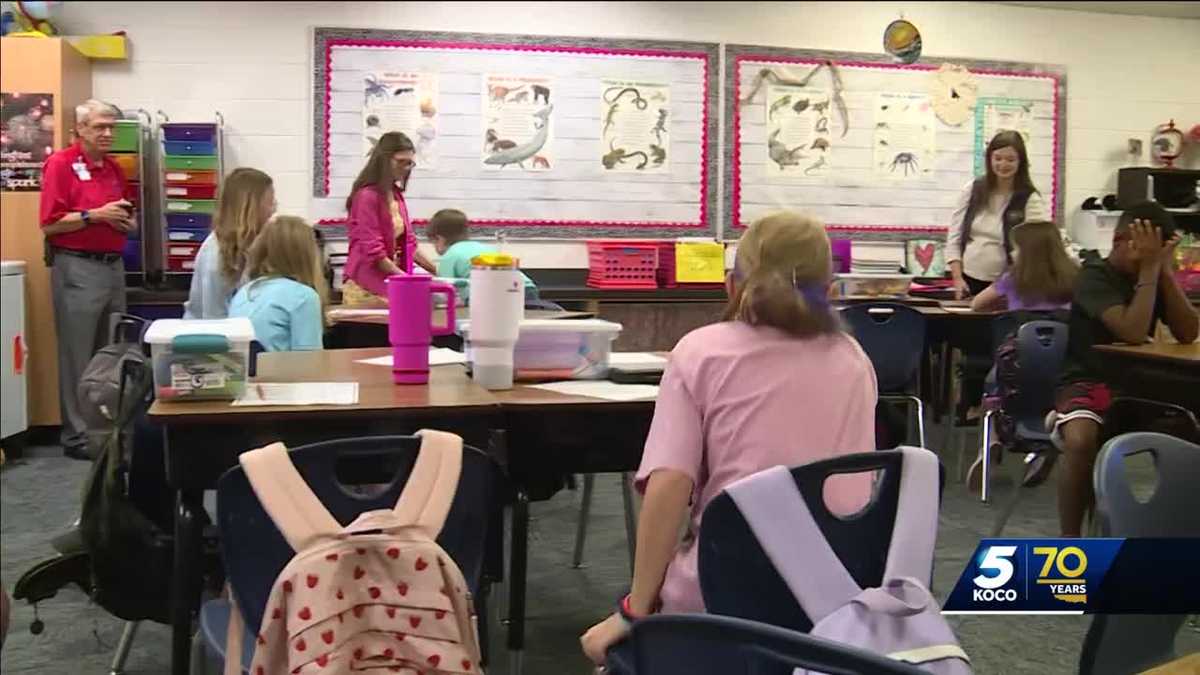 Moore students learn about earthquake safety before the event