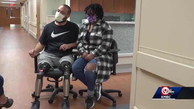 Kansas City double amputee thanks those that helped him recover - Vimarsana News