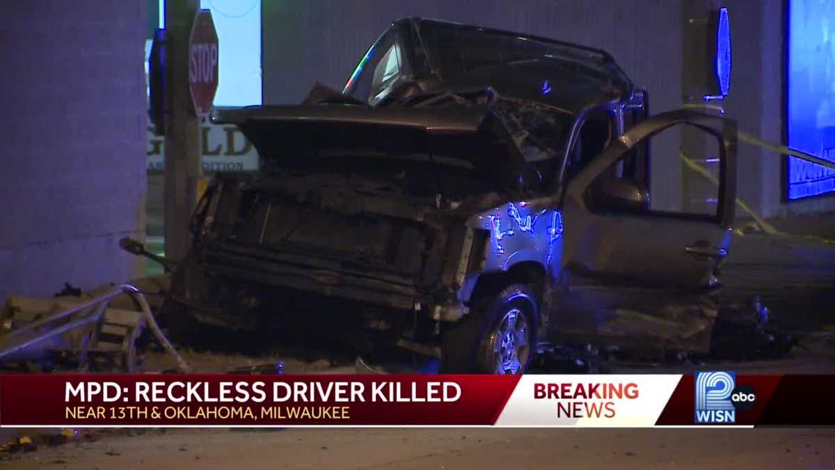 Milwaukee Police Say 19-year-old Reckless Driver Killed In Crash