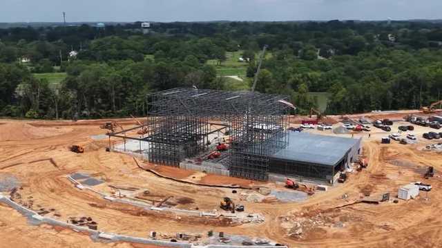 Final steel beam placed at $40M amphitheater in Elizabethtown
