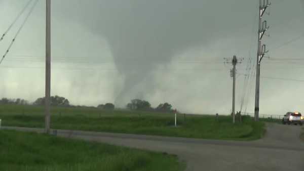 raw video: kcci captures footage of tornado near corning