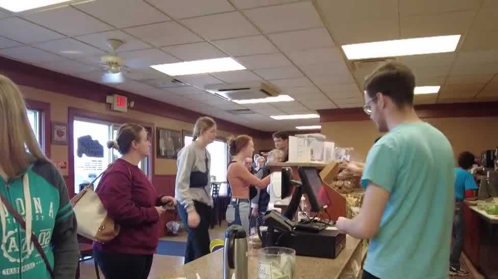 Bagel Bin, Chabad Omaha and Jerusalem Grocery prep for holidays