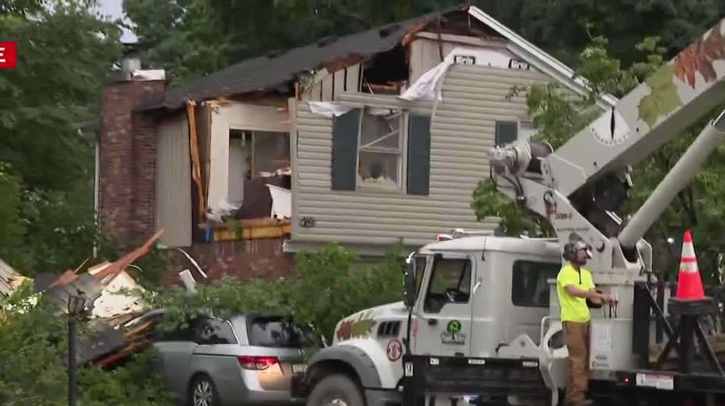 Family makes it out safe after large tree limb crashes through Fern Creek home