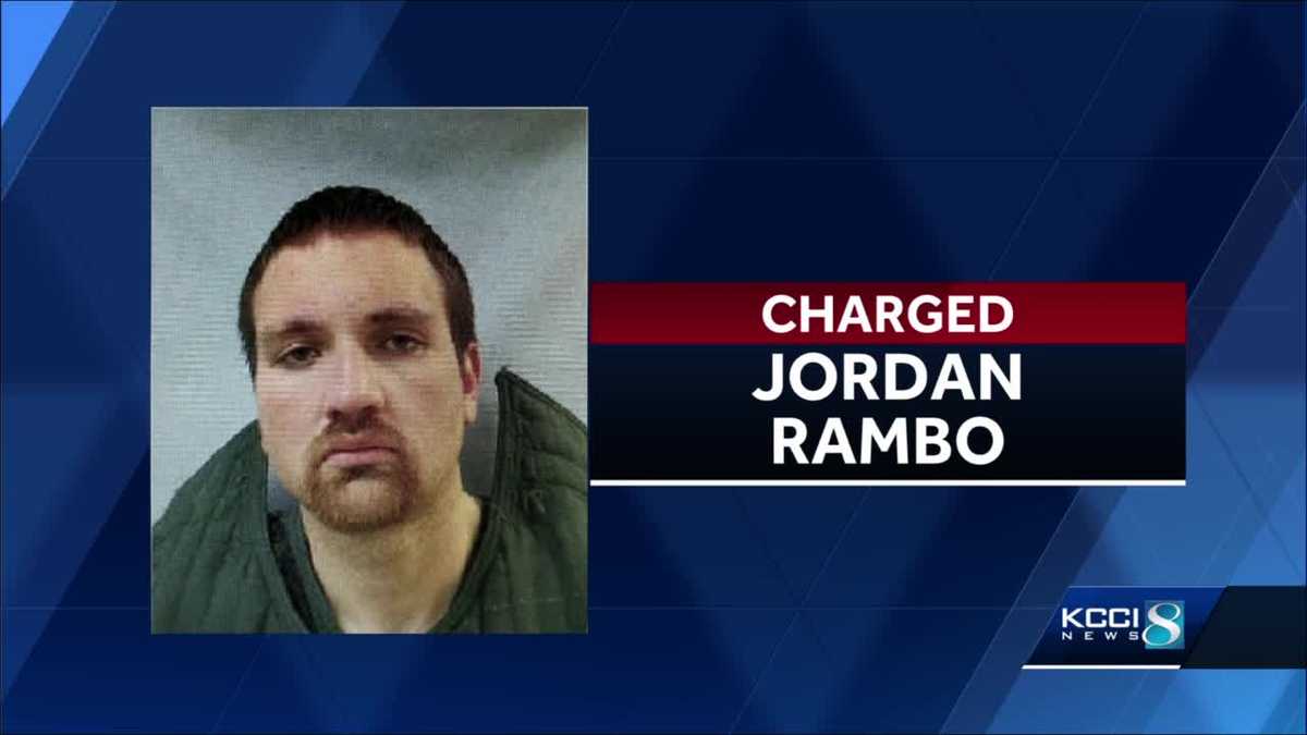 Man arrested after chase in Winterset