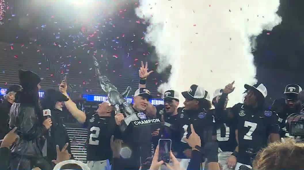 Sports sponsorship booming could keep bowl games alive despite playoff shift, expert says