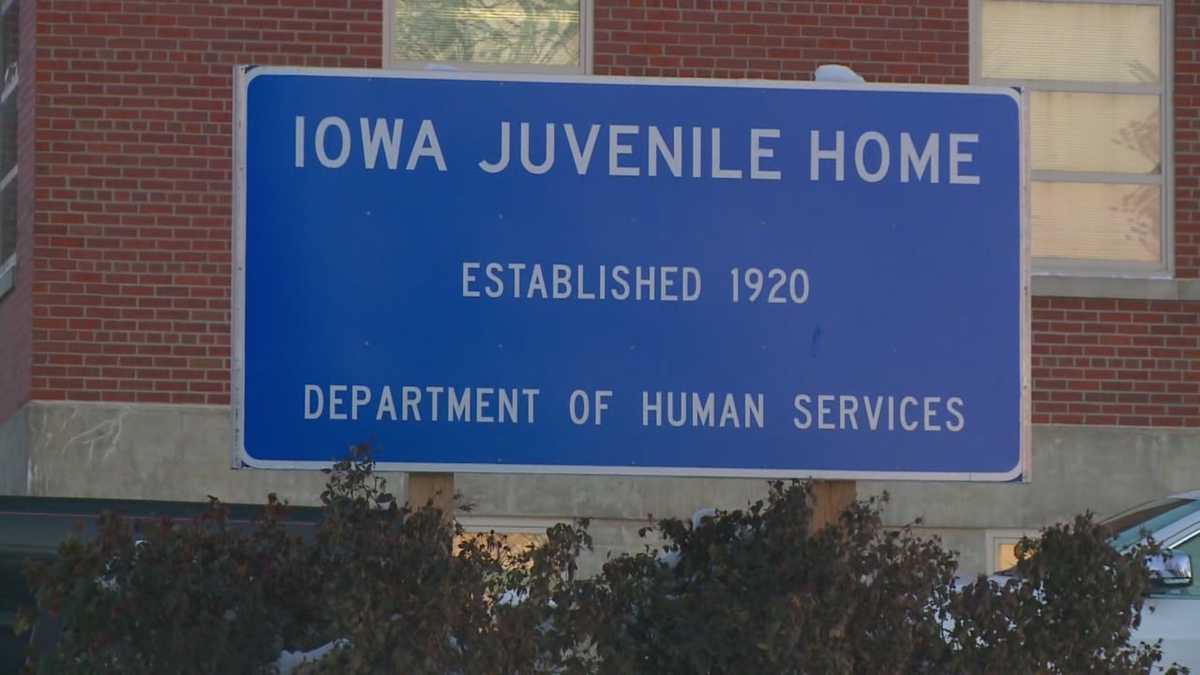 Former residents fight to keep Iowa Juvenile Home open