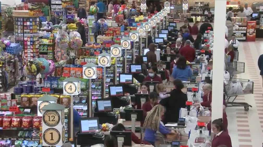 Shoppers hit NH grocery stores ahead of snowstorm