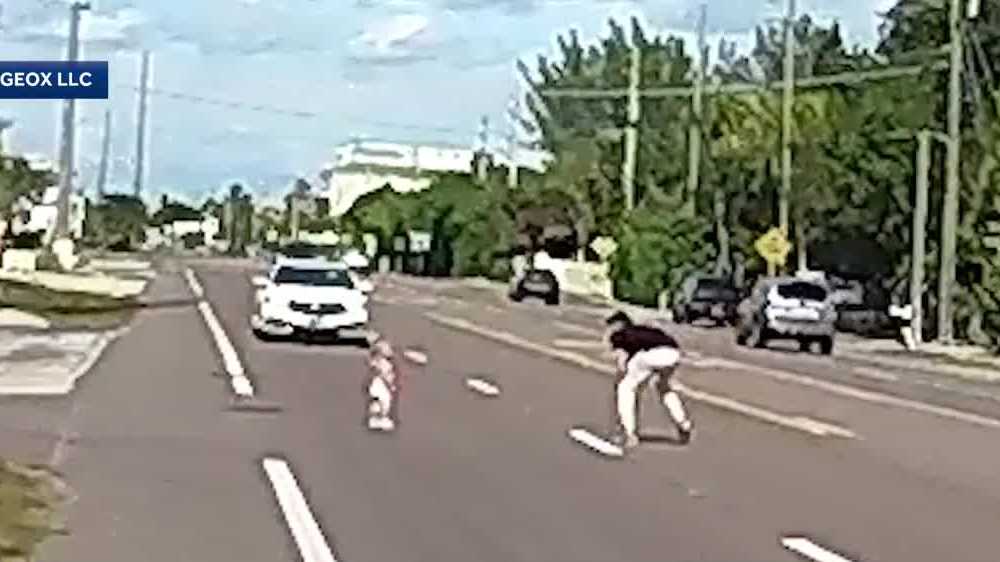 Man rescues wandering toddlers from the middle of busy A1A traffic in Brevard County