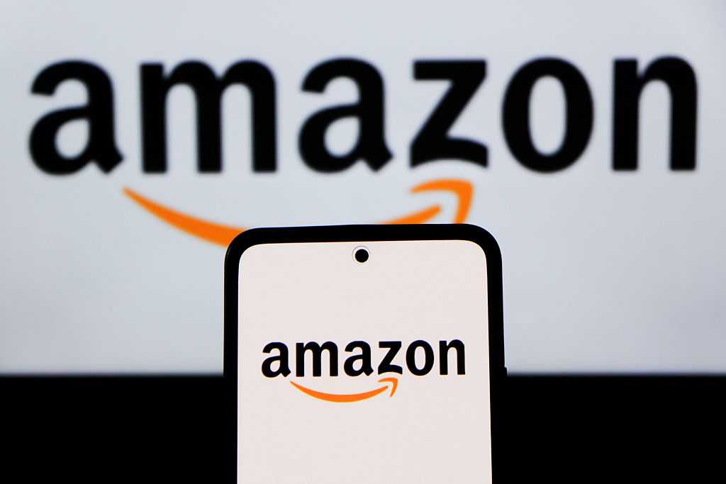 'What the heck is he doing?': Woman says political canvasser stole Amazon package