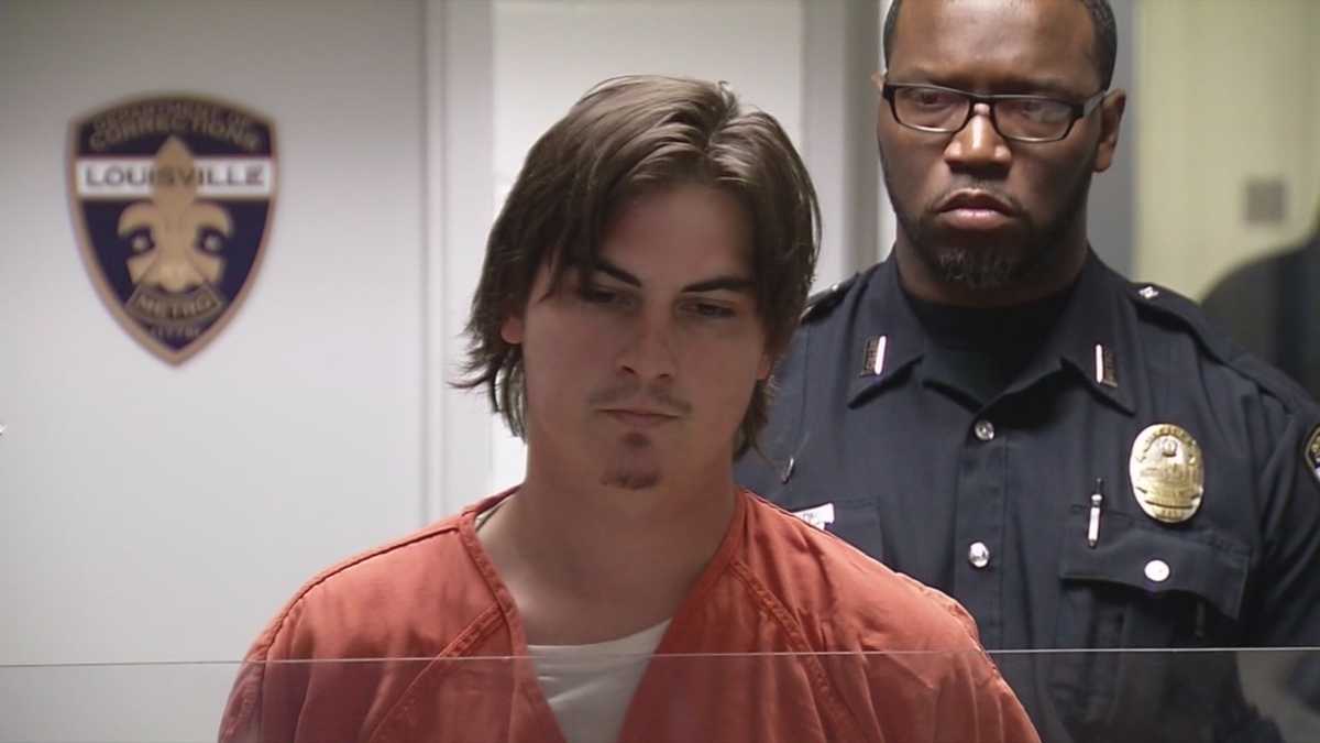 Robbery suspect threatens gas station employees with syringe, HIV