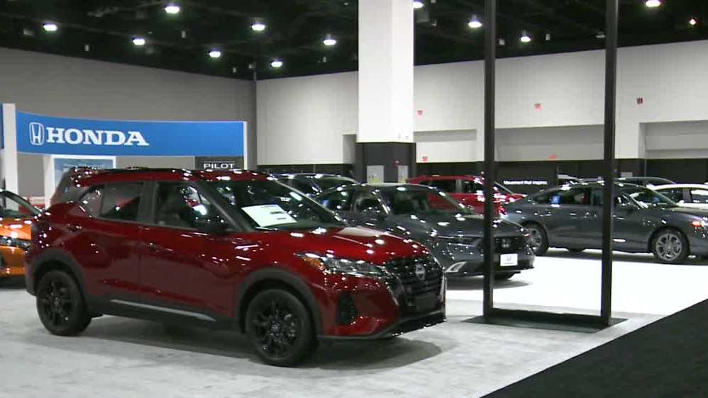 Milwaukee Auto Show opens at Baird Center