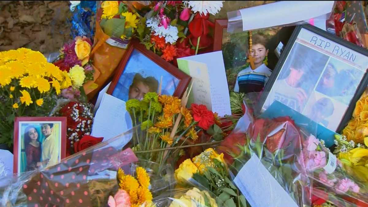 2 high school students killed in crash