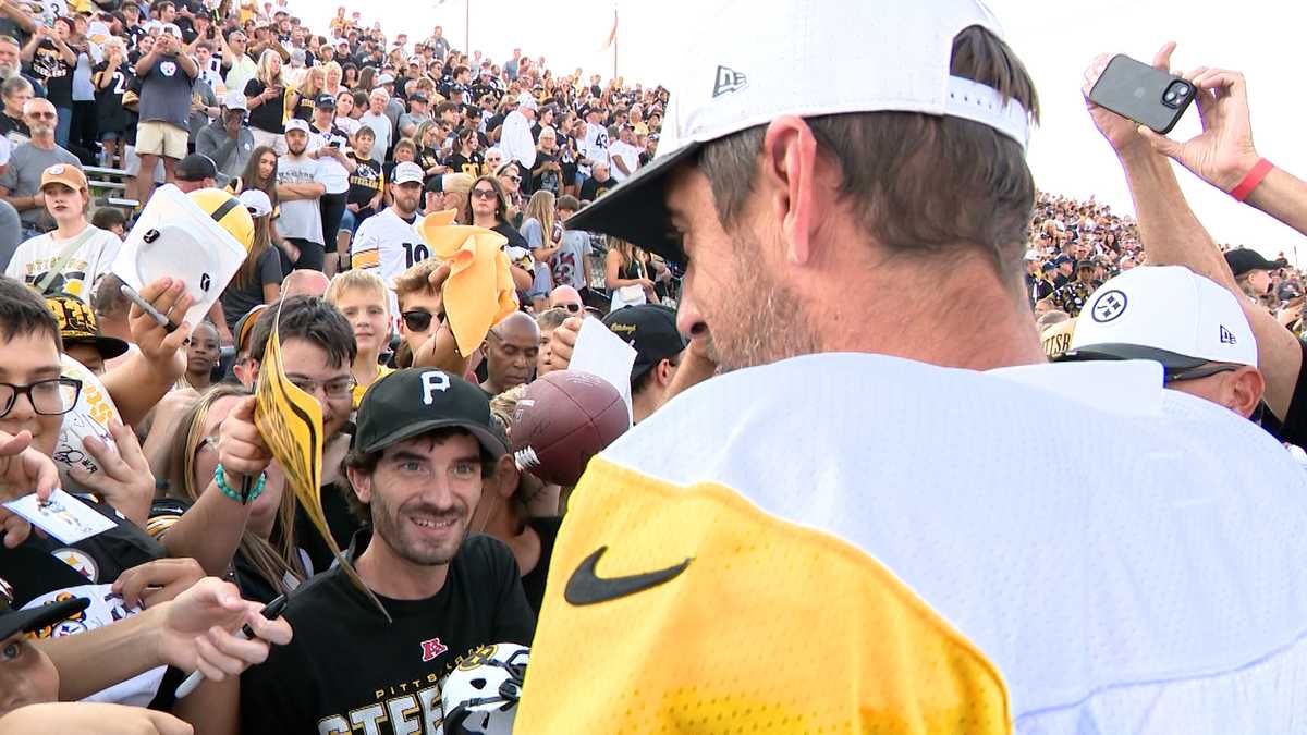 Steelers' Friday night practice draws huge crowd in Latrobe - WTAE