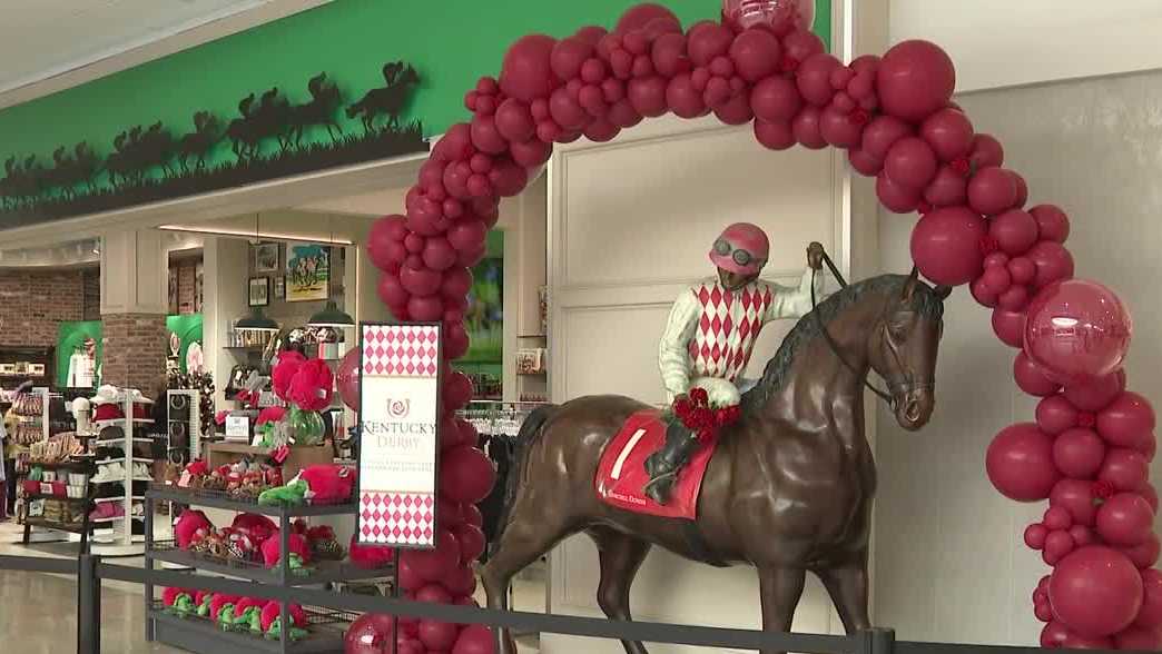 'Everybody just going crazy': Derby travelers pack Louisville airport in record rush
