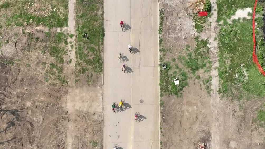 Greenfield welcomes RAGBRAI riders two months after deadly tornado - KCCI