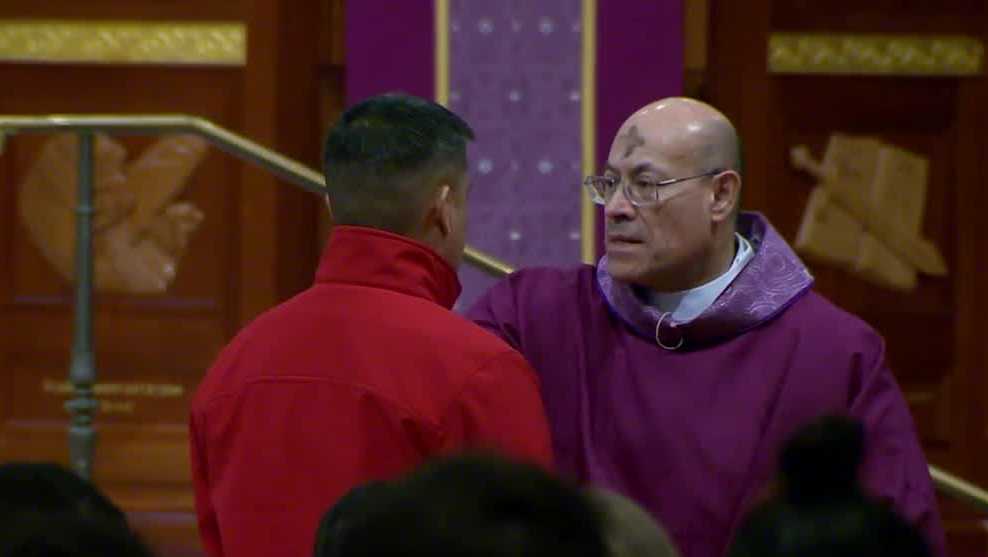 Hundreds gather for Ash Wednesday observation in downtown Sacramento