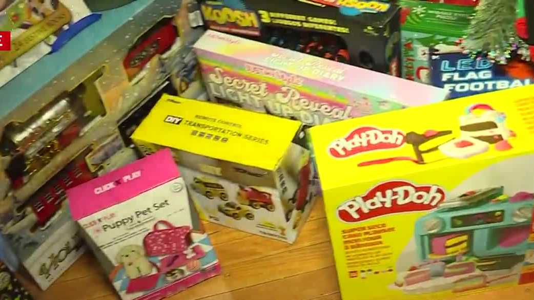 Looking at the prizes you can win at the "FEZtival of Trees" in Lewiston