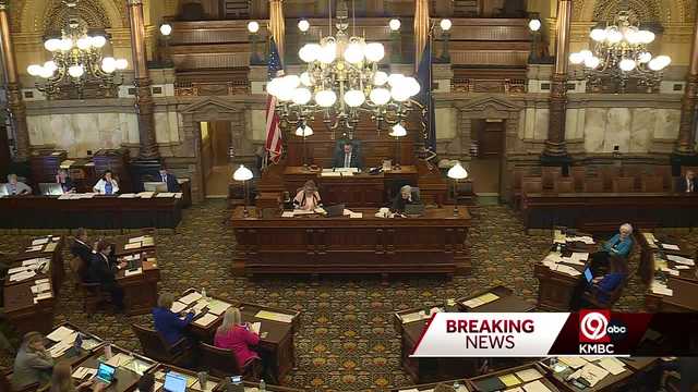 Bill that could bring Chiefs, Royals to Kansas passes out of committee - Vimarsana News