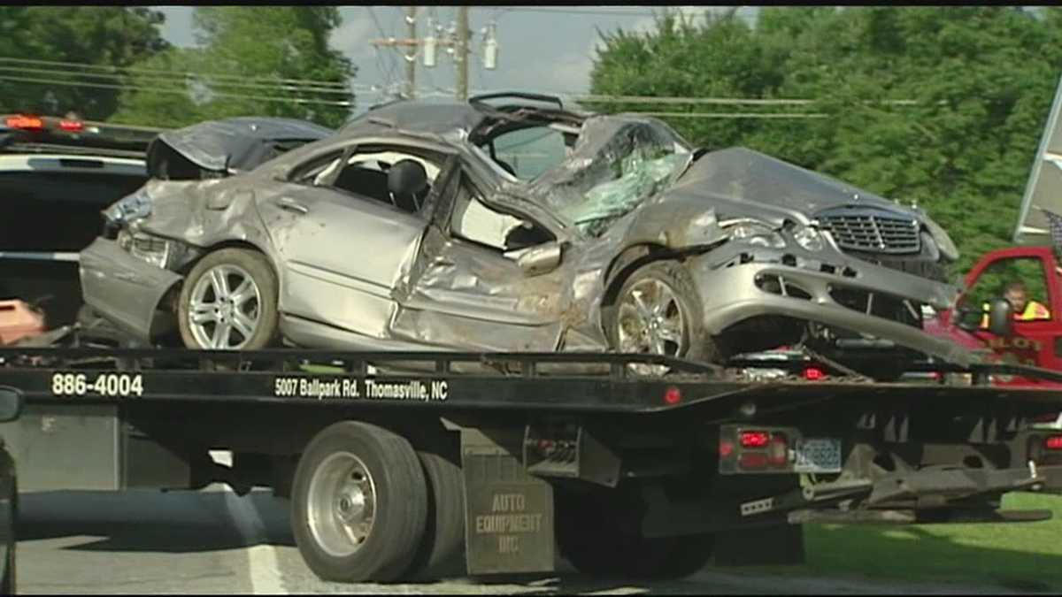 Car Crashes into Home in Davidson County.