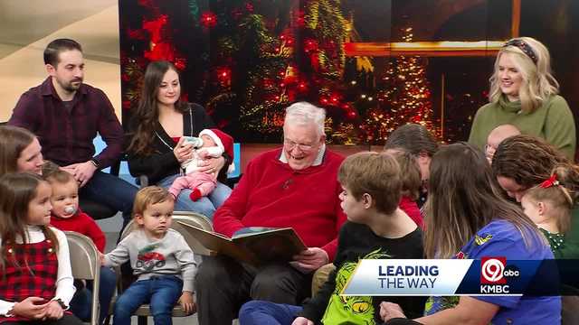 KMBC's Larry Moore reads 'Twas the Night Before Christmas,' 2023 - Vimarsana News