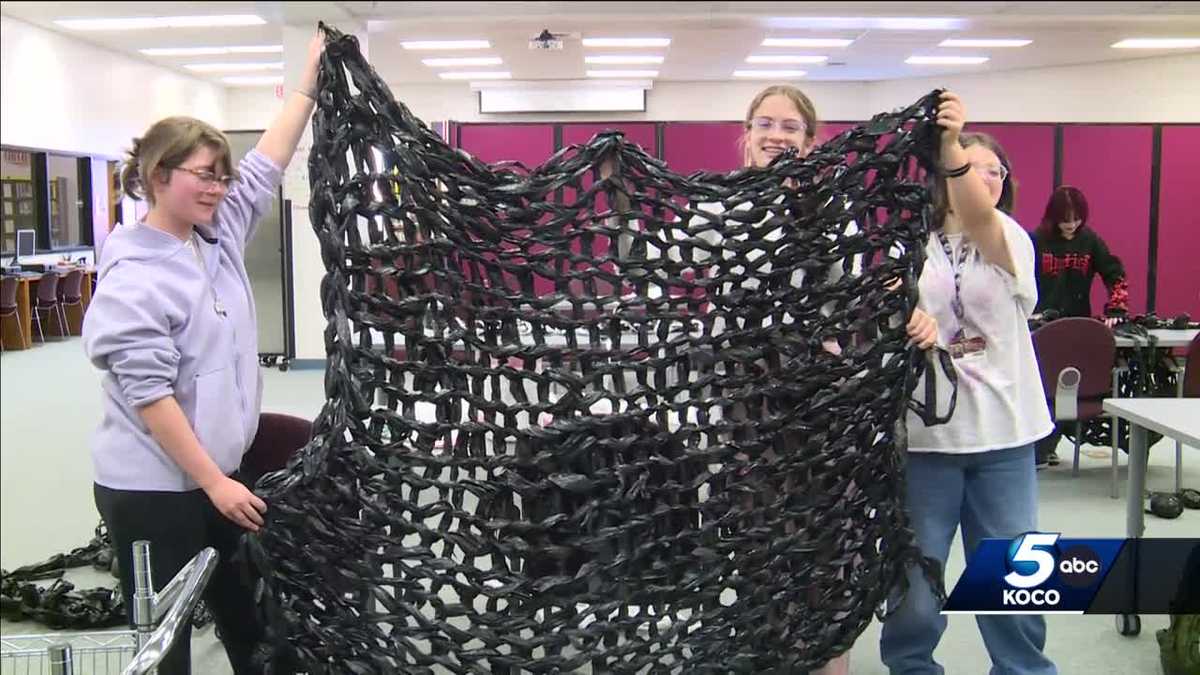 Oklahoma students crochet blankets for those experiencing homelessness