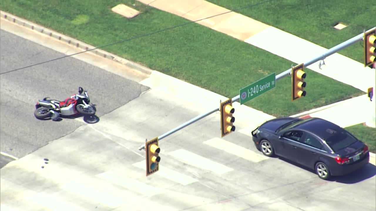 Oklahoma City crash involving motorcycle leaves 1 dead - Vimarsana News