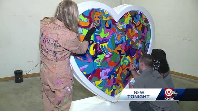 Kansas City Parade of Hearts entry highlights homeless awareness - Vimarsana News