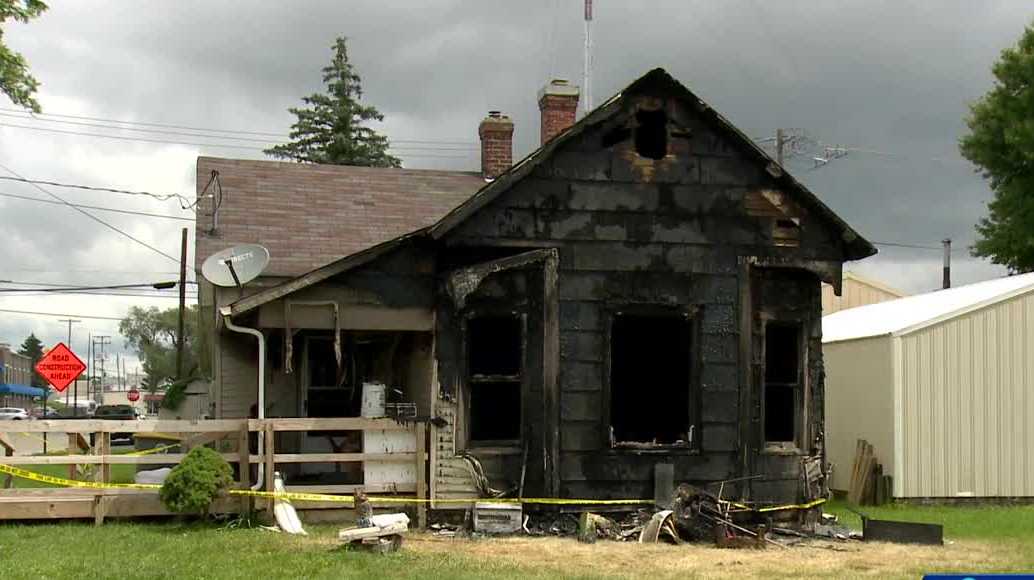 Man killed in Seymour house fire, police rescue woman - Vimarsana News