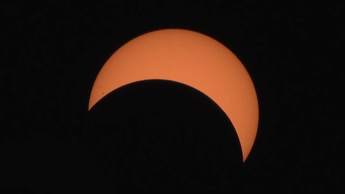 Rewatch solar eclipse before, during, after its peak in NH