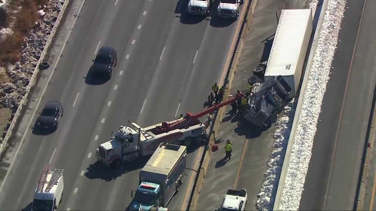 Crash closes multiple lanes on inner loop of I-695
