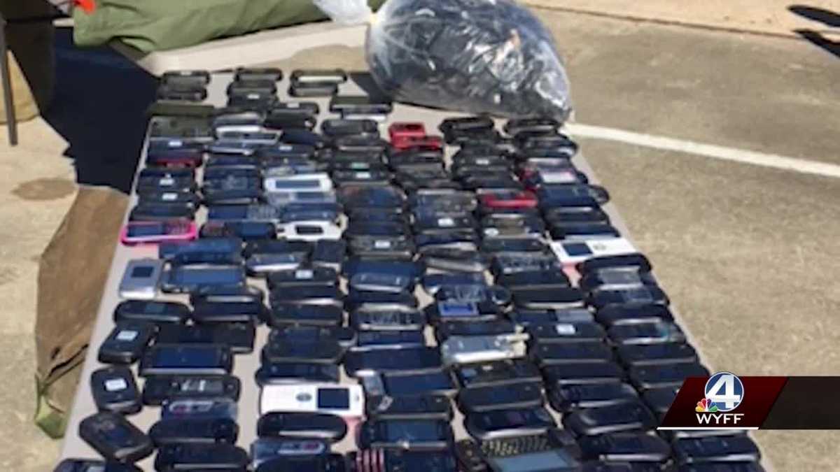 17 Charged in connection with prison contraband ring