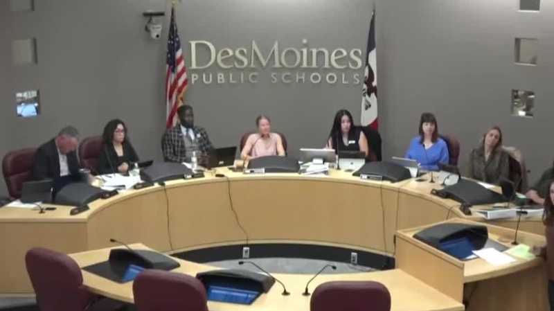  Des Moines School Board to fill empty seat this week