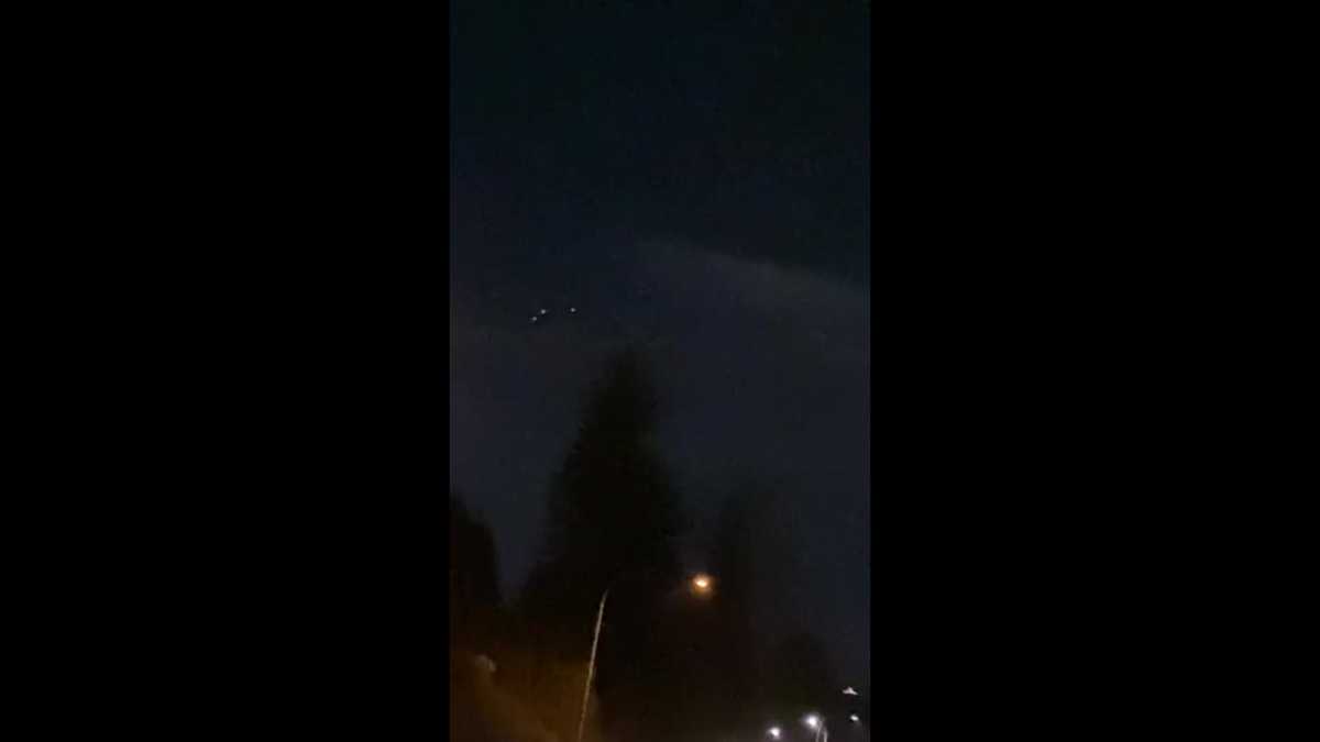 Video Seattle 'meteor shower' ends up being Falcon 9 debris