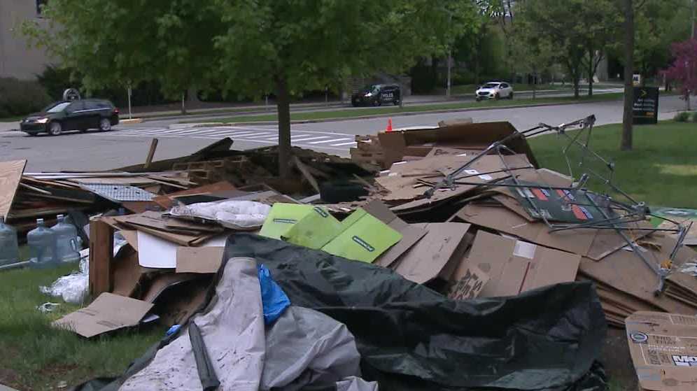 UW-Milwaukee clears out campus encampment