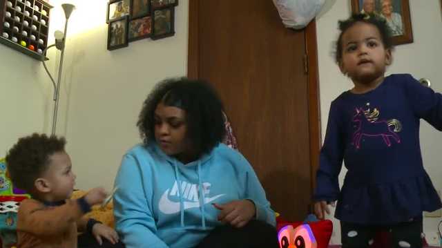 Iowa mother believes daughter was burned by bleach at daycare - Vimarsana News
