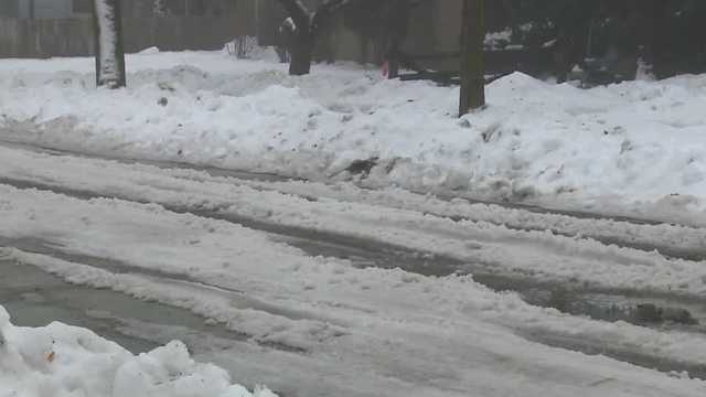 'It feels like you're on a mountain road with the rocks': Wisconsin's big melt creating messy side streets - Vimarsana News