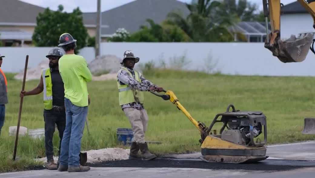Residents face bumpy rides on Santa Barbara Boulevard﻿