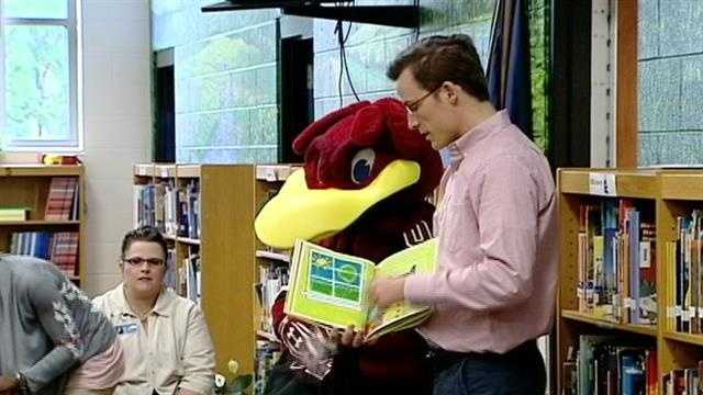 USC's Cocky reading express