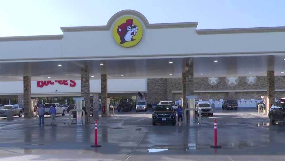 'World's Largest' Bucee's store opens in Tennessee