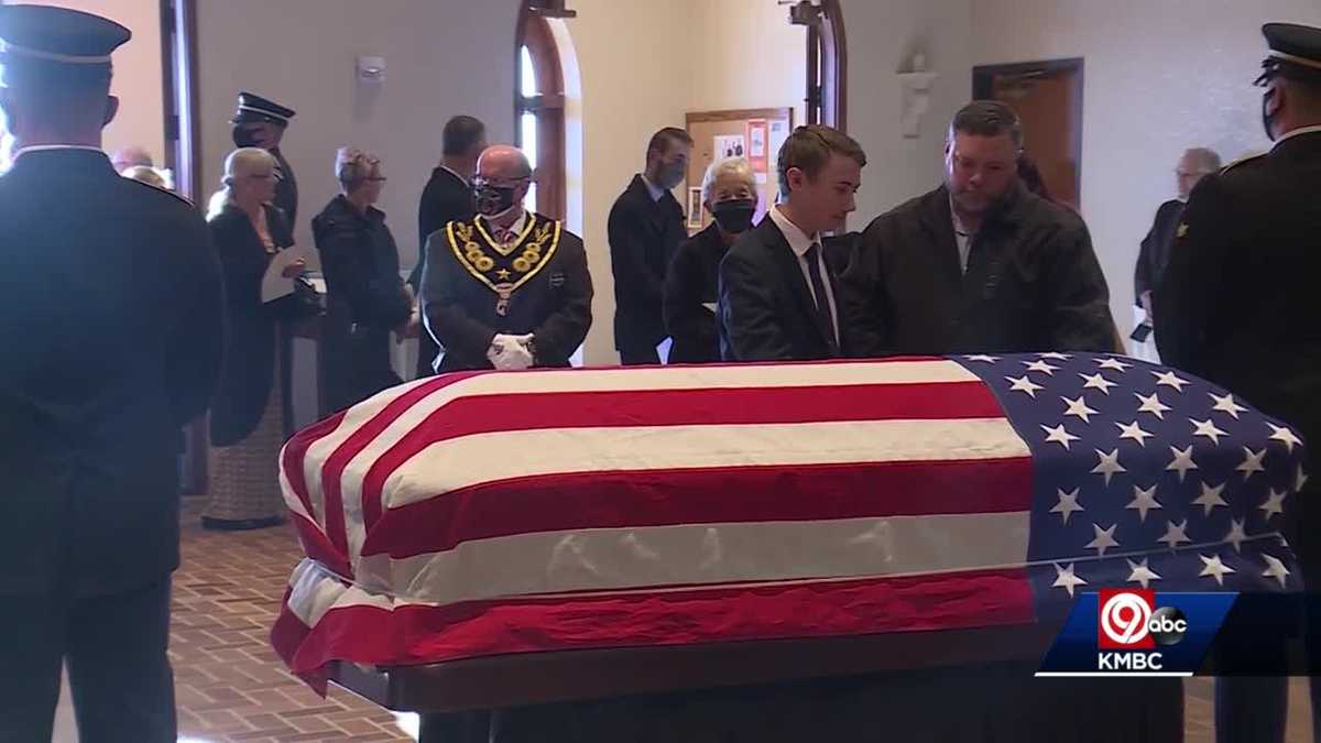 Sen. Bob Dole's hometown of Russell, Kansas bids him farewell