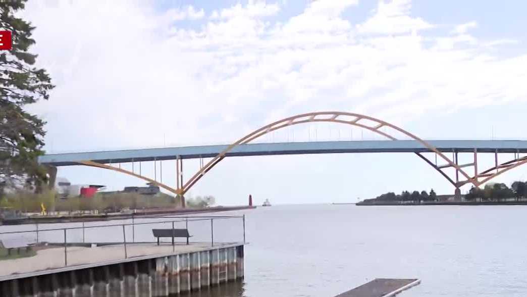 Hoan Bridge will be lit orange to raise awareness of construction zone dangers