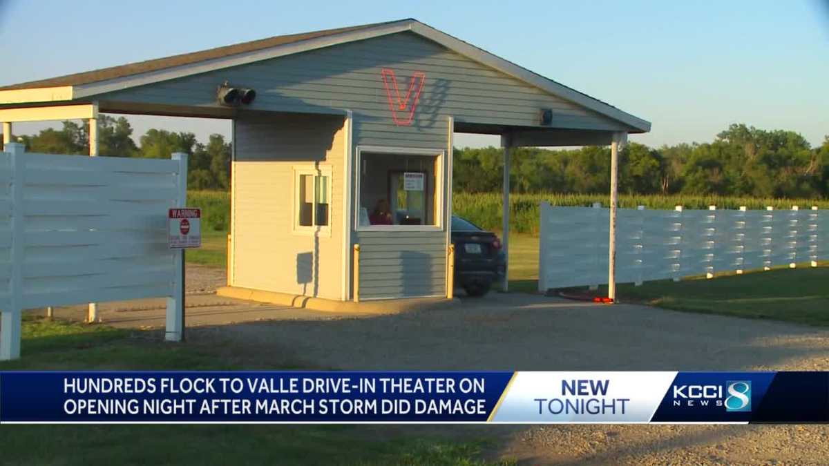 Iowa drivein movie theater reopens