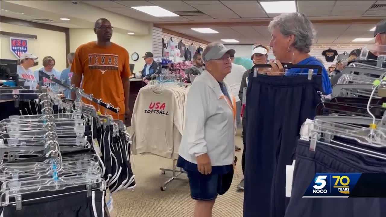 WCWS rain delays bring more traffic to nearby businesses - Vimarsana News