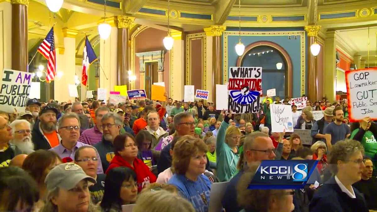 Official Iowa elections show about 30 union units will end